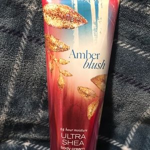 Bath and Body Works amber blush hand shea